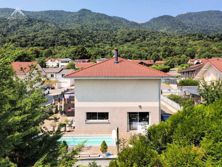 Maison Collonges - 4 chambres - 134m²