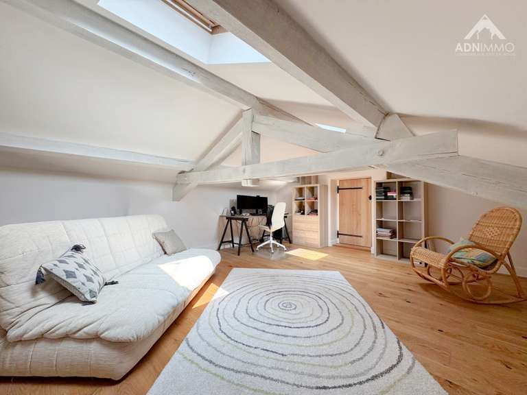 Maison Collonges - 5 chambres - 200m²