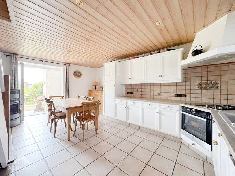 Maison Collonges - 5 chambres - 200m²