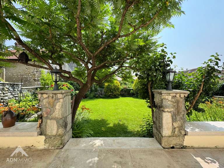 Maison Collonges - 5 chambres - 200m²