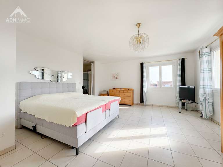 Maison Collonges - 3 chambres - 176m²