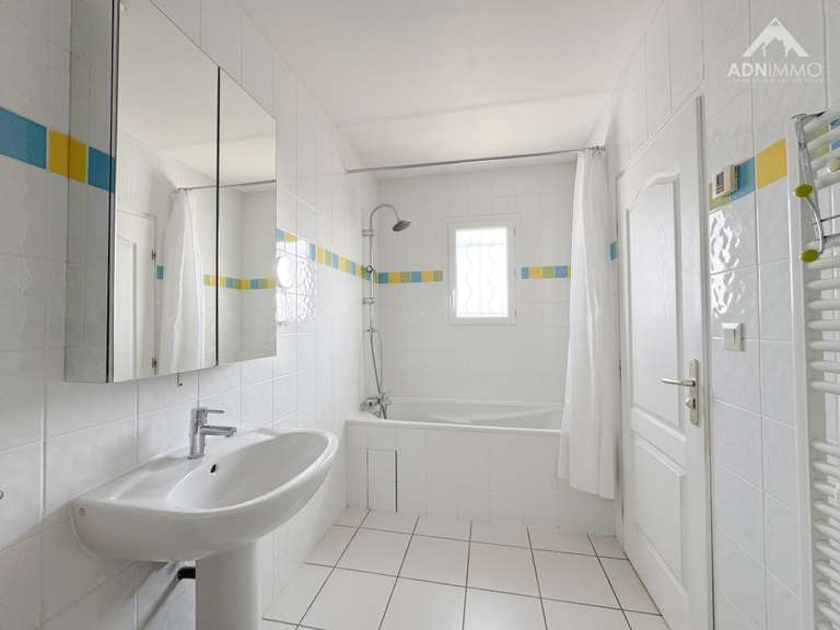 Maison Collonges - 3 chambres - 176m²