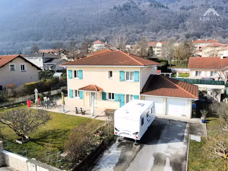 Maison Collonges - 3 chambres - 176m²