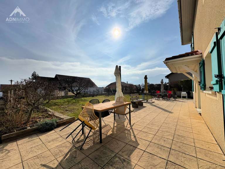 Maison Collonges - 3 chambres - 176m²