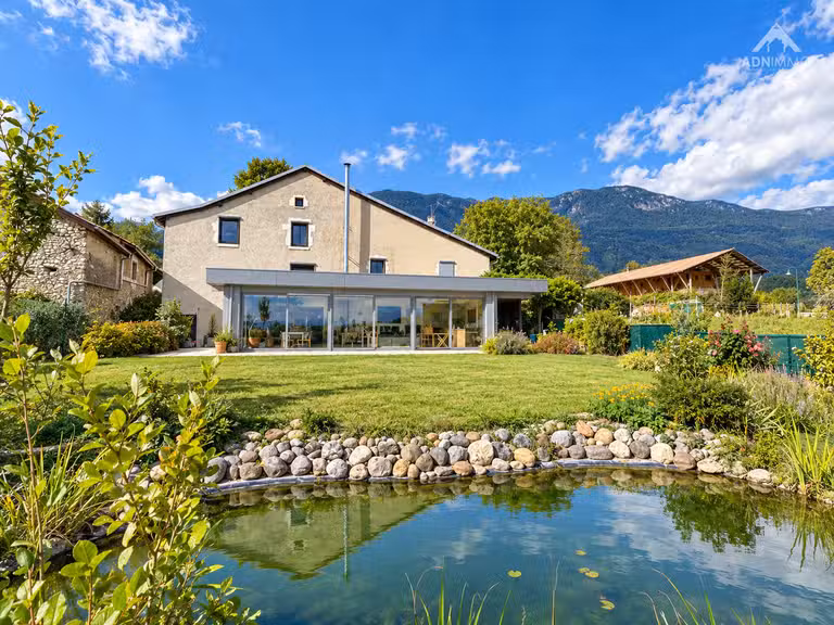 Maison Collonges - 5 chambres - 210m²