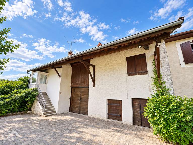 Maison Collonges - 5 chambres - 210m²