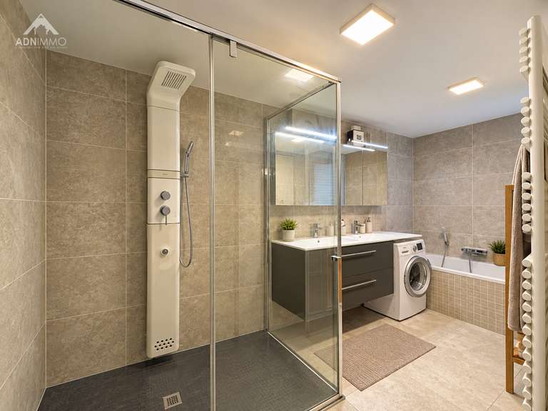 Maison Collonges - 5 chambres - 210m²