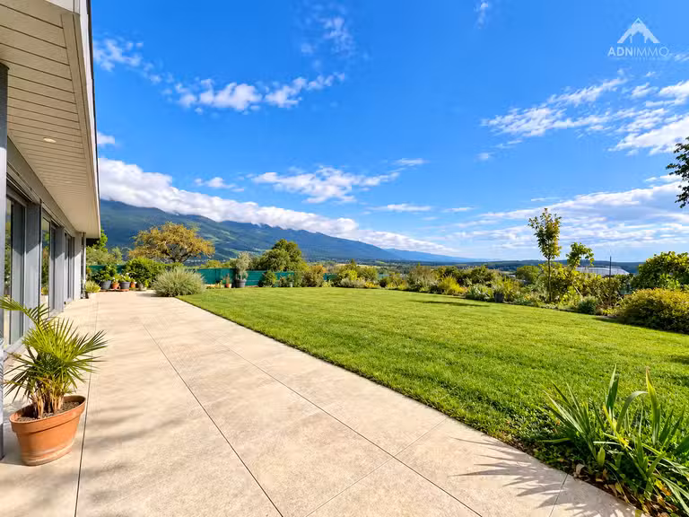 Maison Collonges - 5 chambres - 210m²