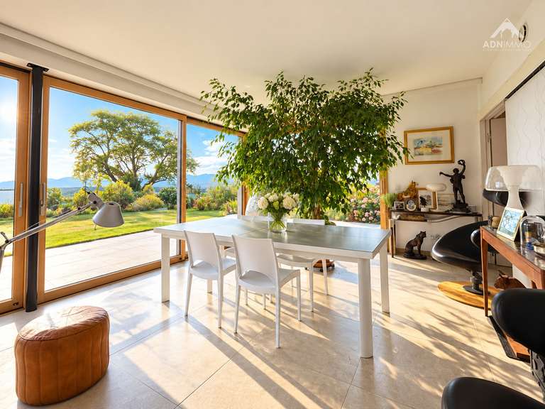 Maison Collonges - 5 chambres - 210m²