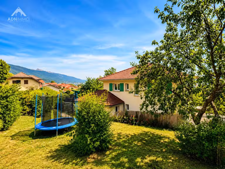 Maison Collonges - 4 chambres - 156m²