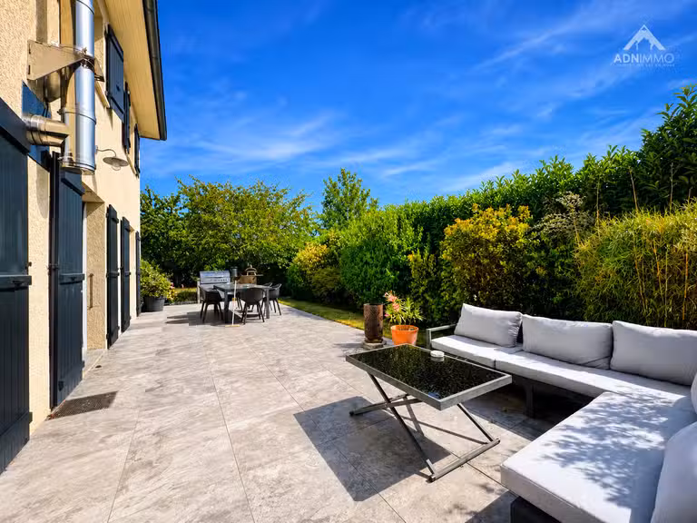 Maison Collonges - 4 chambres - 156m²