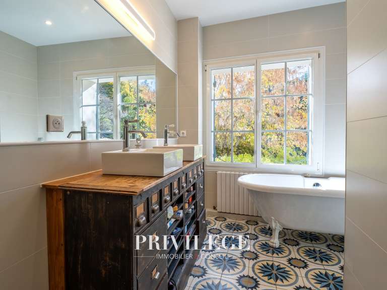 Maison Collonges-au-Mont-d'Or - 7 chambres - 310m²