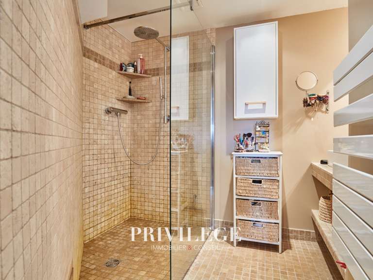 Maison Collonges-au-Mont-d'Or - 4 chambres - 222m²