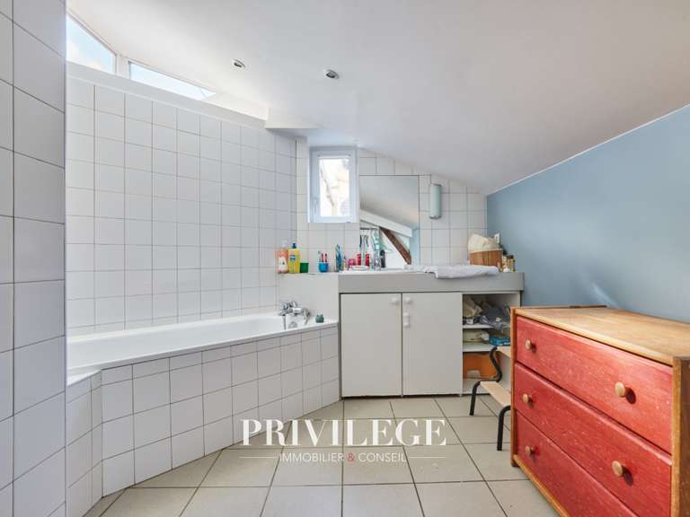 Maison Collonges-au-Mont-d'Or - 4 chambres - 222m²