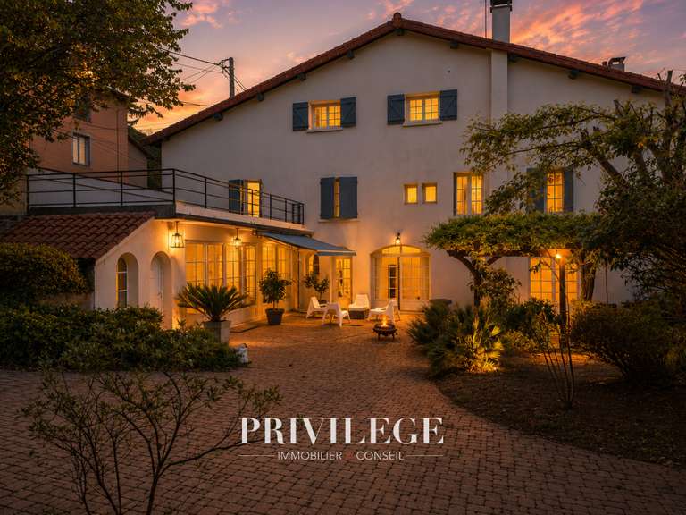 Maison Collonges-au-Mont-d'Or - 7 chambres - 310m²