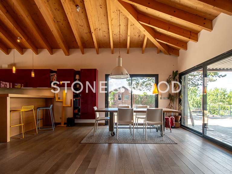 Maison Collonges-sous-Salève - 4 chambres - 172m²