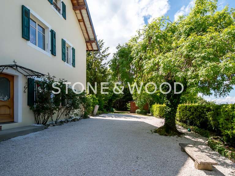 Maison Collonges-sous-Salève - 6 chambres - 204m²