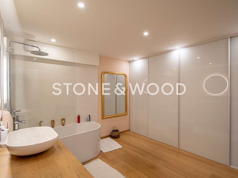 Maison Collonges-sous-Salève - 5 chambres - 225m²