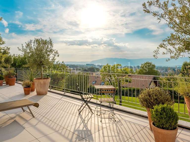 Maison Collonges-sous-Salève - 8 chambres - 684m²