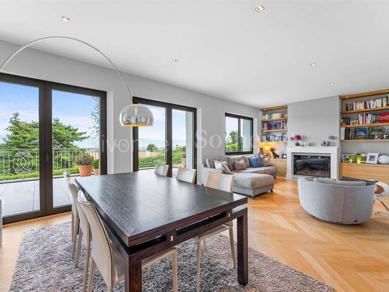 Maison Collonges-sous-Salève - 8 chambres - 684m²