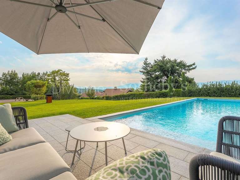Maison Collonges-sous-Salève - 8 chambres - 684m²