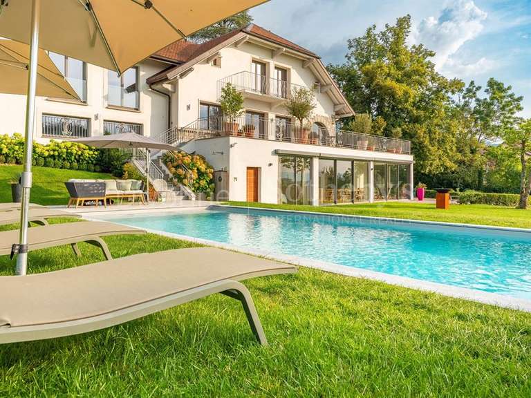 Maison Collonges-sous-Salève - 8 chambres - 684m²
