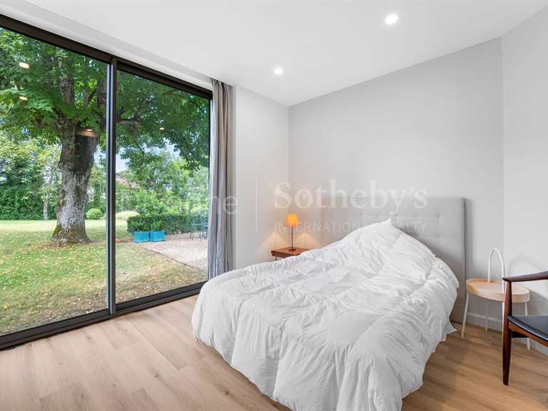 Maison Collonges-sous-Salève - 8 chambres - 684m²