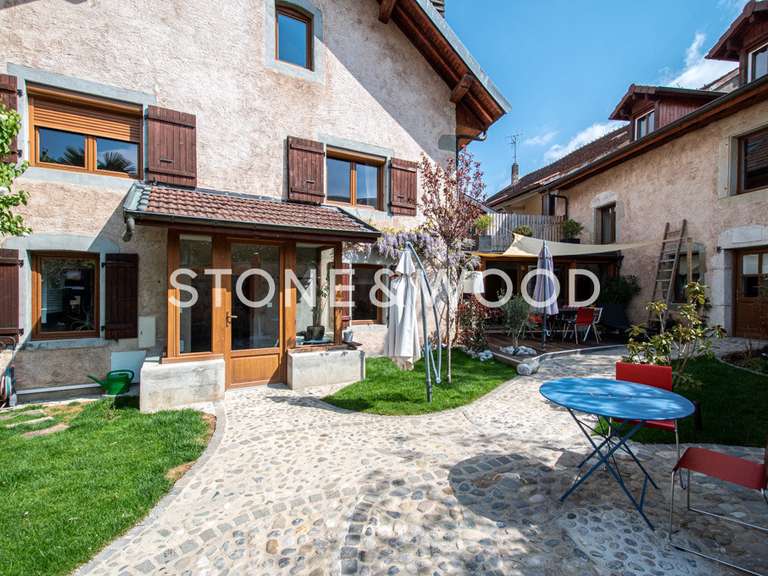 Maison Collonges-sous-Salève - 5 chambres - 240m²