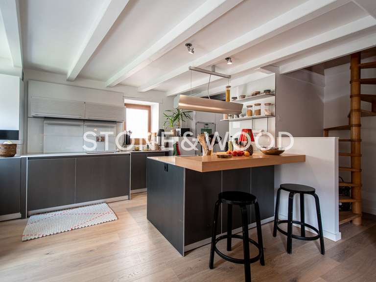 Maison Collonges-sous-Salève - 5 chambres - 240m²
