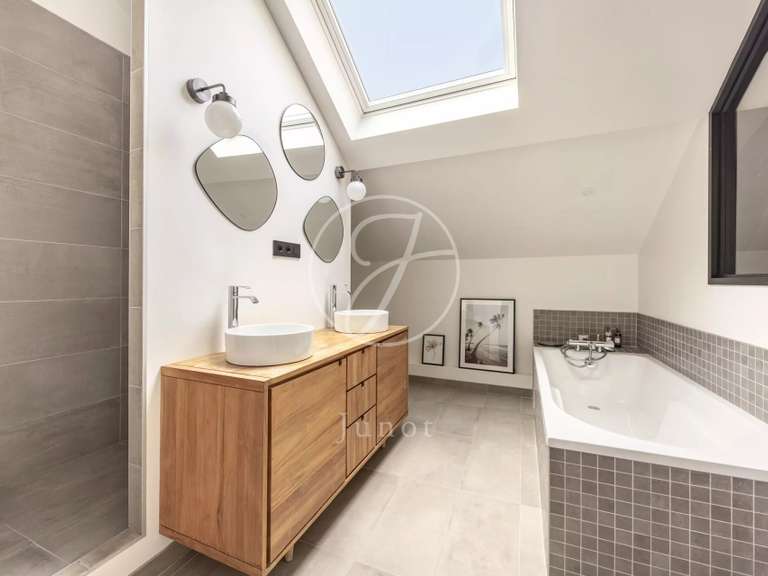 Maison Colombes - 5 chambres - 280m²