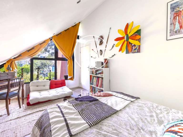 Maison Colombes - 4 chambres - 325m²
