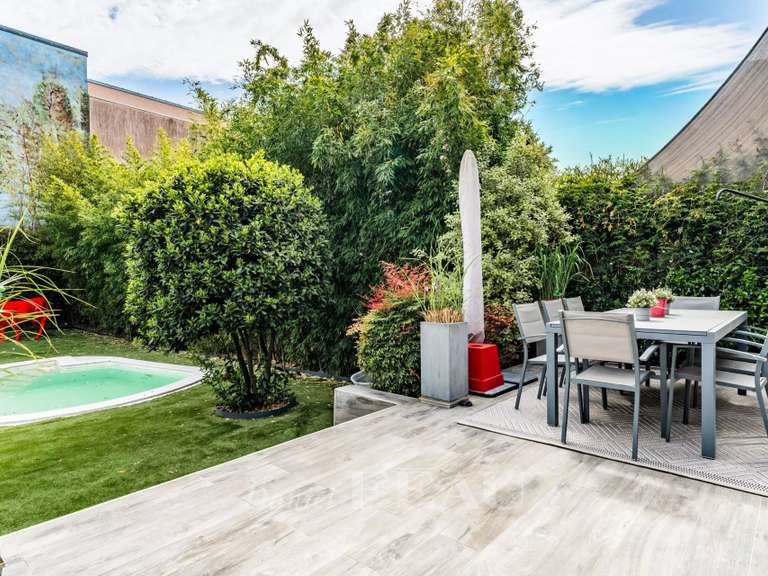 Maison Colombes - 4 chambres - 388m²