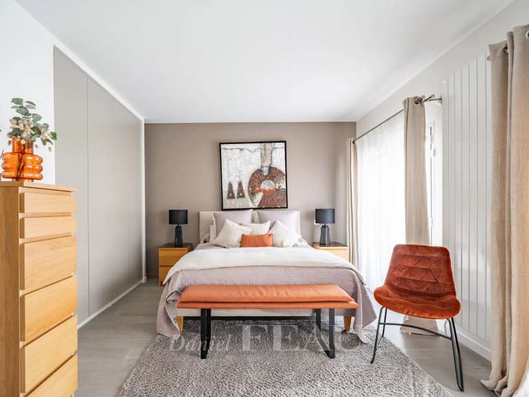 Maison Colombes - 4 chambres - 388m²