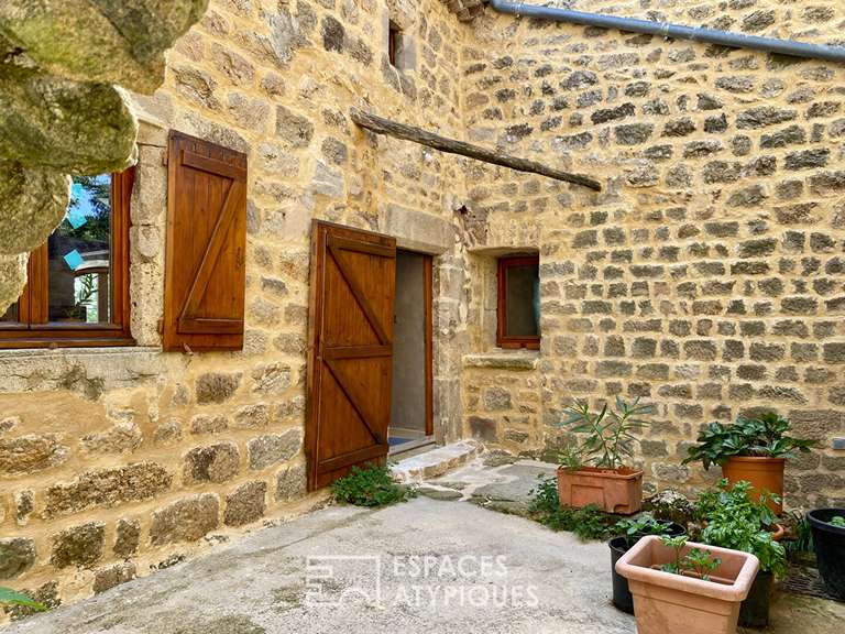 Maison Colombier-le-Jeune - 4 chambres - 350m²