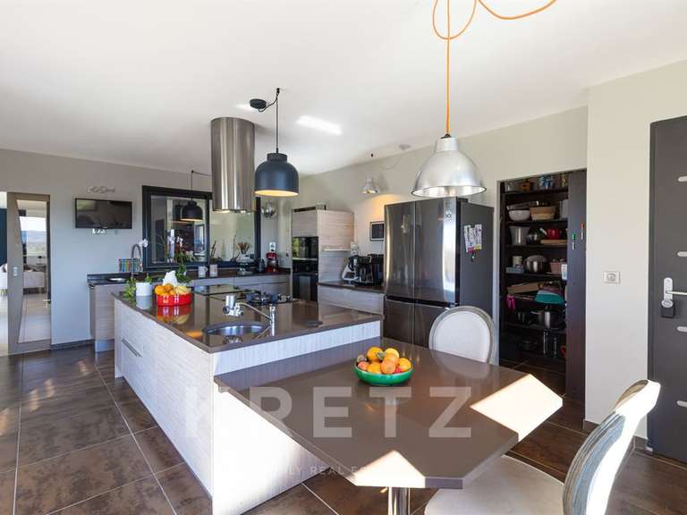 Maison Colonzelle - 7 chambres - 376m²