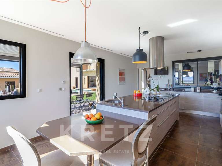 Maison Colonzelle - 7 chambres - 376m²