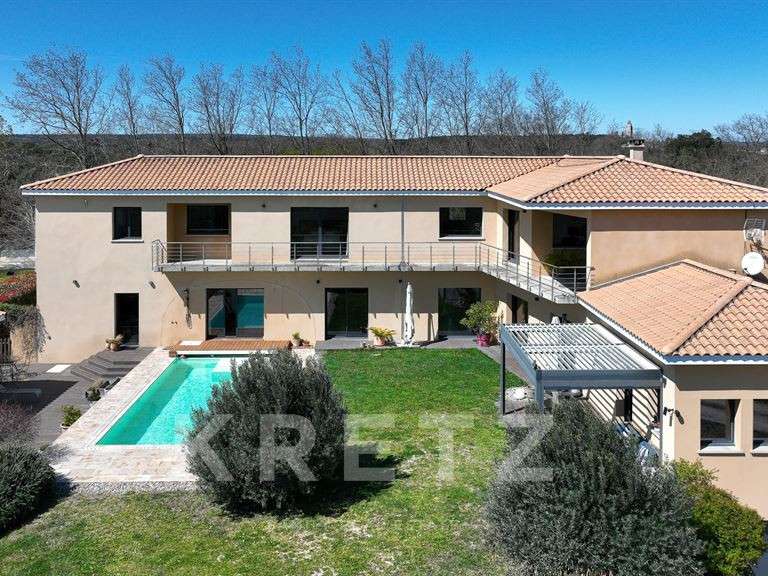 Maison Colonzelle - 7 chambres - 376m²