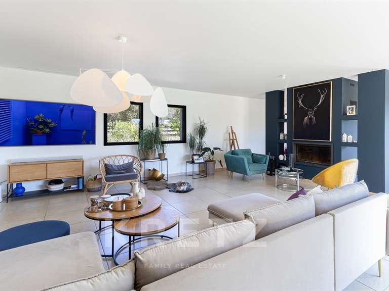 Maison Colonzelle - 7 chambres - 376m²