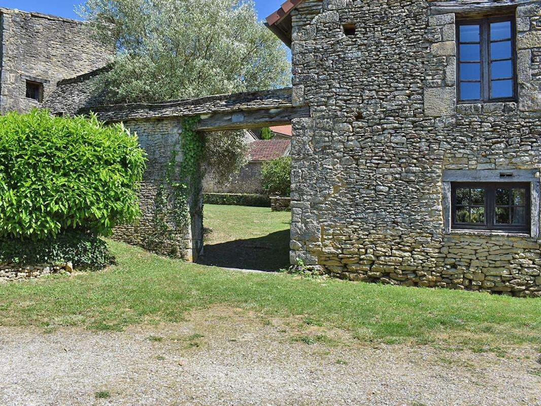 Maison Coly-Saint-Amand