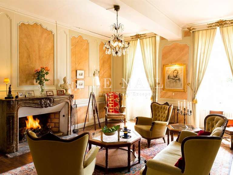 Château Combourg - 16 chambres - 850m²