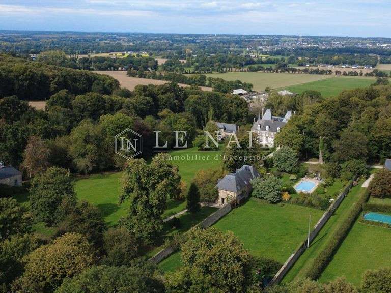 Château Combourg - 16 chambres - 850m²