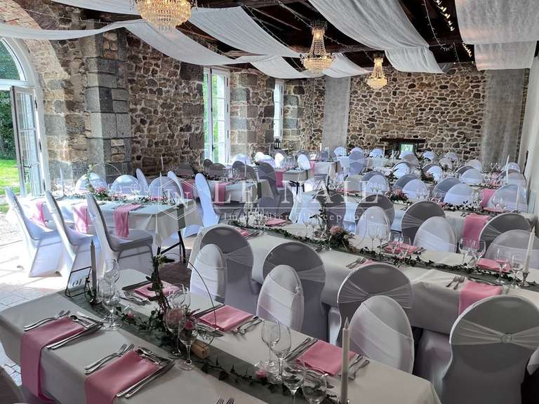 Château Combourg - 16 chambres - 850m²