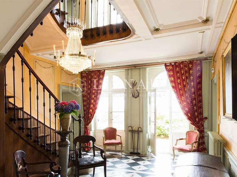 Château Combourg - 16 chambres - 850m²