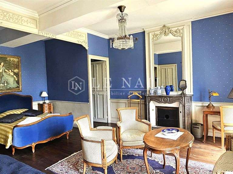 Château Combourg - 16 chambres - 850m²