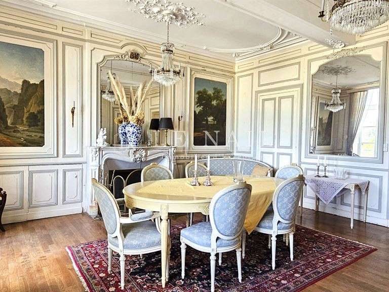 Château Combourg - 16 chambres - 850m²