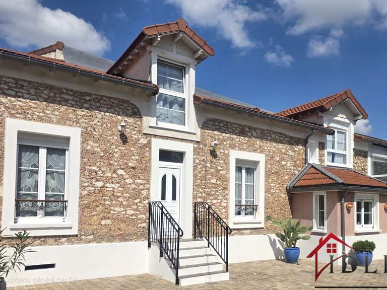 Maison Combs-la-Ville - 4 chambres - 252m²