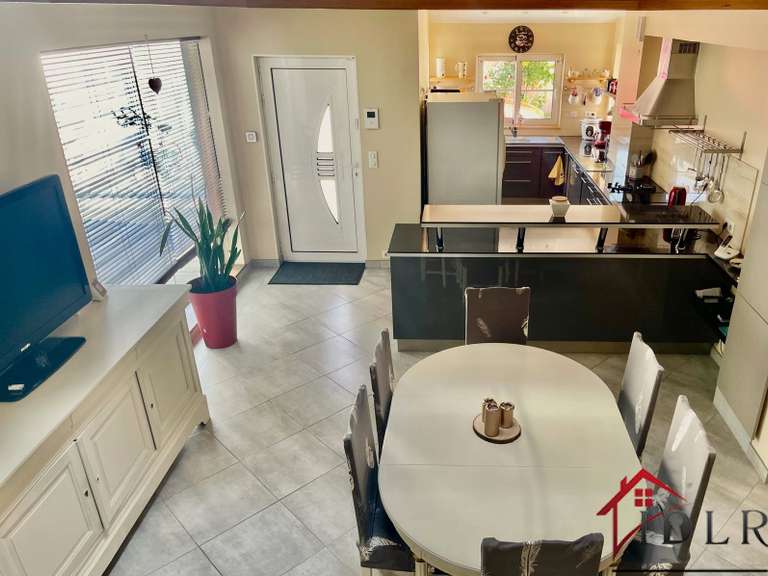 Maison Combs-la-Ville - 4 chambres - 300m²