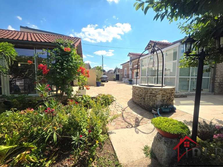 Maison Combs-la-Ville - 4 chambres - 300m²