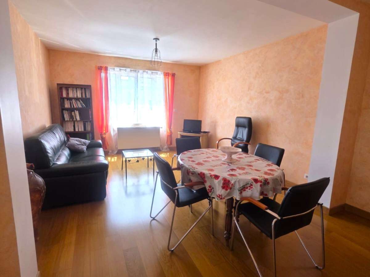 House Combs-la-Ville