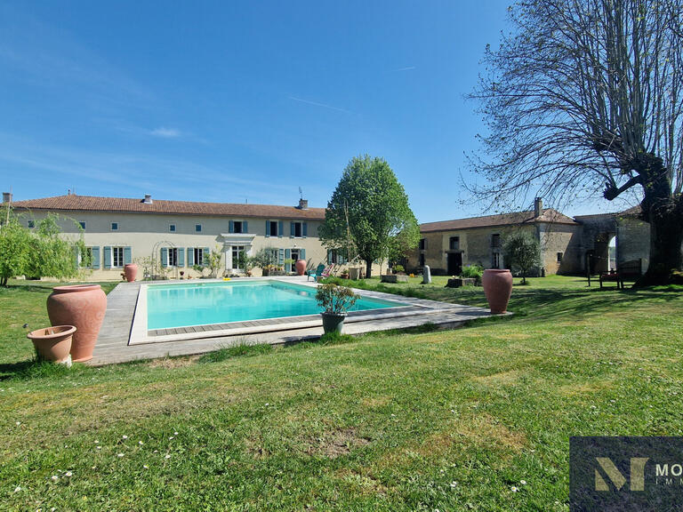 Maison Condéon - 7 chambres - 325m²